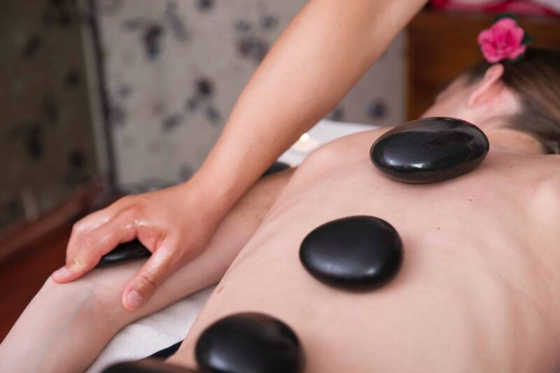 massage pierres chaudes