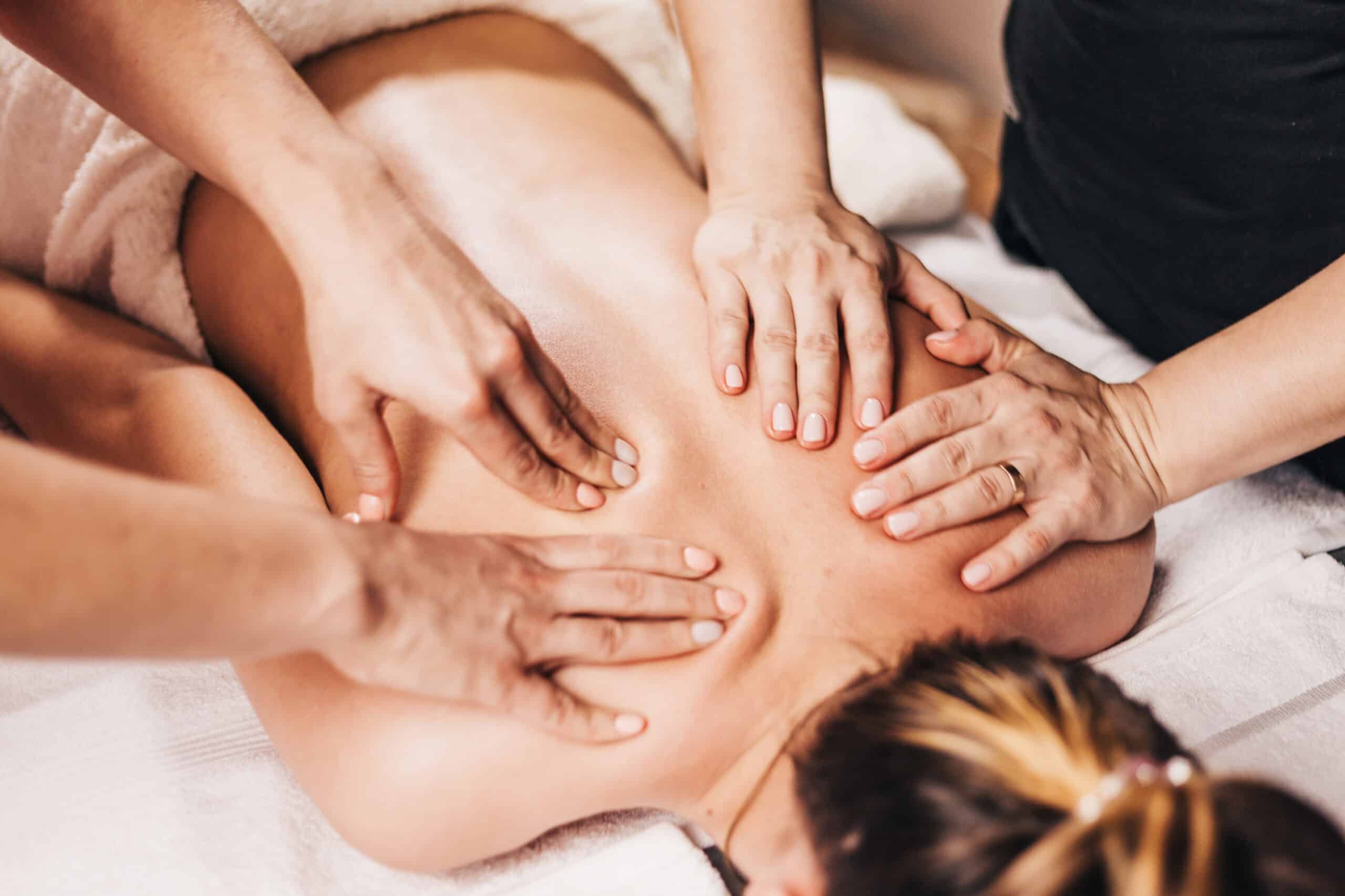 massage 4 mains