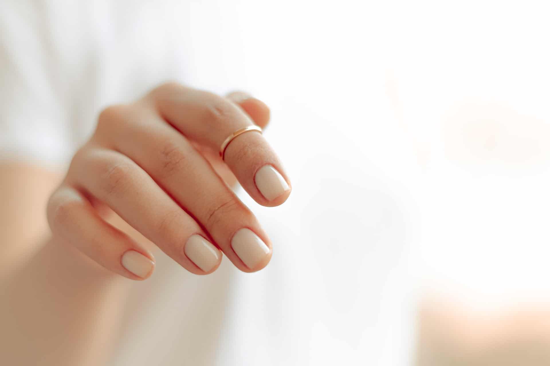 qu'est ce qu'une manucure : ongles de femme vernis