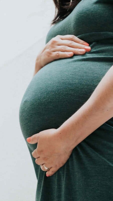 bienfaits soin rebozo : ventre d'une femme enceinte